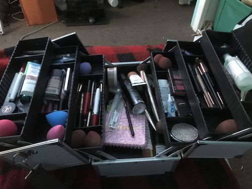 Customer photo review of Joligrace Silver Diamond Makeup Case