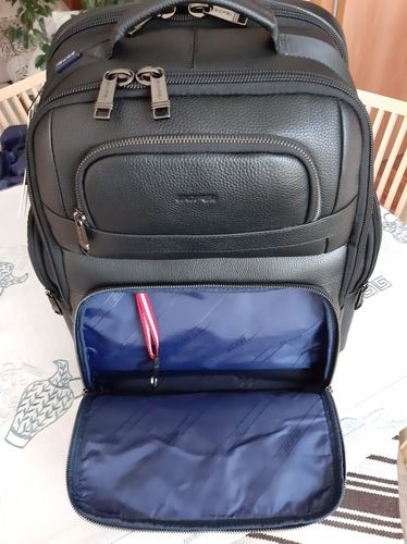 Customer photo review of BOPAI™ Luxury Genuine Leather Anti-Theft 15.6 Laptop Backpack (USB Port)