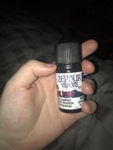 Customer photo review of Cool Blue Razz Salt