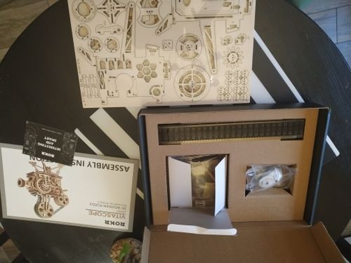 Customer photo review of Robotime Vitascope - Hand Crank Projector