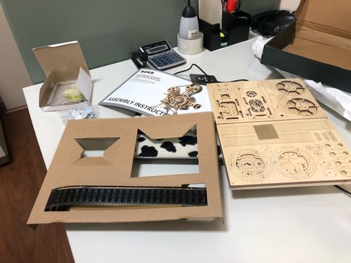 Customer photo review of Robotime Vitascope - Hand Crank Projector