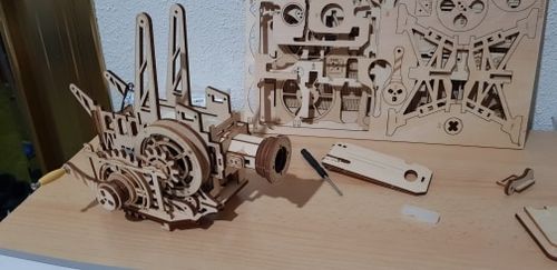 Customer photo review of Robotime Vitascope - Hand Crank Projector