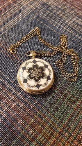 Customer photo review of Montre à Gousset Lotus Blanc