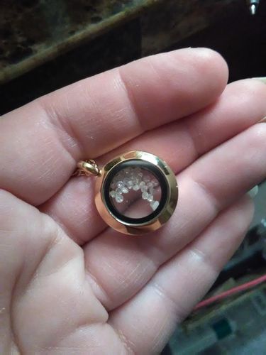 Customer photo review of Rosè All Day Diamond Candle