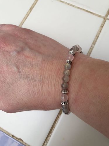 Customer photo review of Bracelet « Protection » Labradorite et Quartz rose - 6 mm