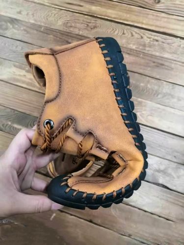 Customer photo review of Dacomfy Men Casual Light Non-slip High-top Shoes