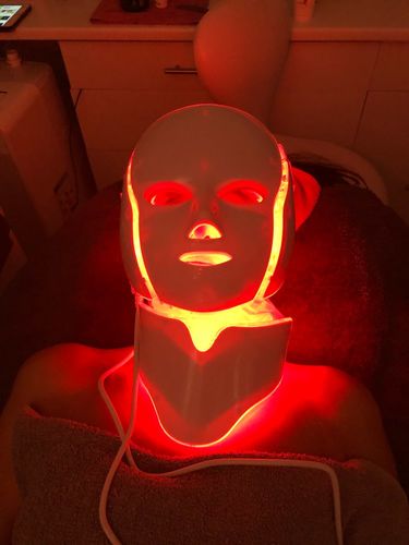Customer photo review of EverBelle LED Therapy Skin Rejuvenation Mask (7 in 1) Neck & Facial Set
