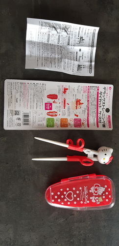 Customer photo review of Set baguettes et Etui d'entrainement Hello Kitty Deluxe
