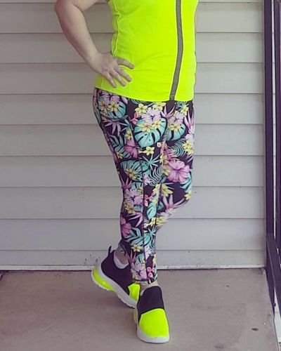 Customer photo review of Cropped Pocket Active Leggings - Black Floral