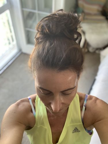 Customer photo review of Top Knot Ponytail Holder
