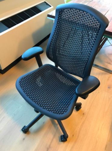 Customer photo review of Celle Office Chair by Herman Miller (Renewed)