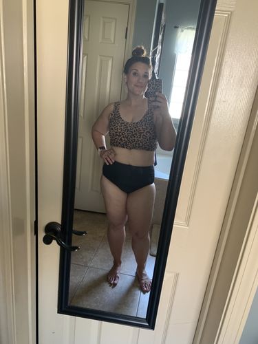 Customer photo review of Traveler Top | Leopard Print