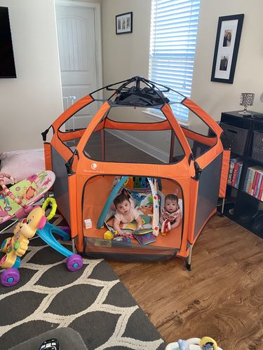 Customer photo review of Pop N' Go® Playpen