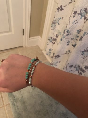 Customer photo review of b.tan it's love. after glow extender