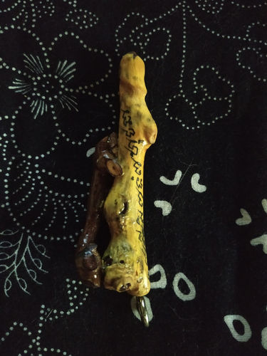 Customer photo review of Palat Kick en bois sacré Gafak Rak (le "bois d'amour") par le Très Vénérable Ajarn Sané