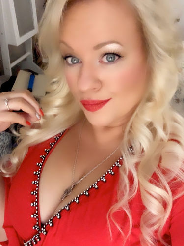 Customer photo review of Tape in Balayage Human Hair Extensions Ombre 3 inch Lightest Brown to Lightest Blonde #T14/60