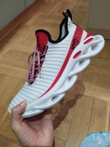 Customer photo review of Reeve Callens Sneakers