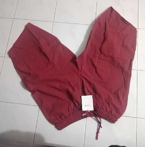 Customer photo review of Tsenzu Nester Joggers