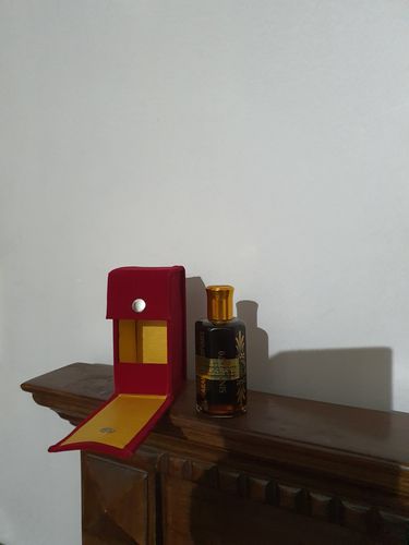 Customer photo review of Al Haramain Dehnal Oud Prachinpuri Attar - 60ml
