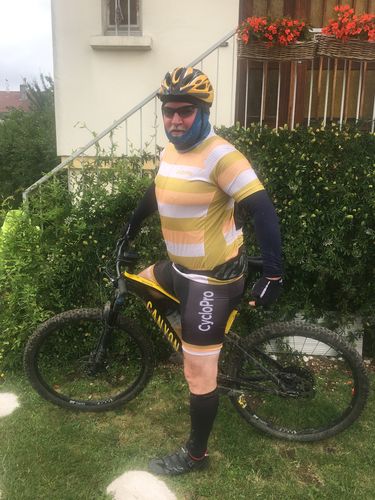 Avis photo d'un client sur Tenue De Cyclisme Jaune - Evasion+