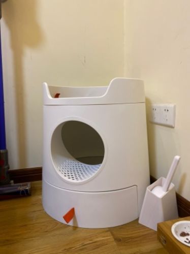 Customer photo review of Mayitwill XL Castle 2 in 1 Front-Entry Semi-Closed Cat Litter Box with Scoop