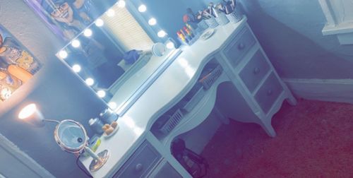 Customer photo review of Hollywood Mirror Makeup Vanity Mirror with Lights, Touch Control Light-up Beauty Musthaves Smart Cosmetic Tabletops with 3 Color Dimmable Bulbs, USB Charging Port, 22.8" W x 18.2" H, White