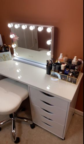 Customer photo review of Hollywood Vanity Mirror with Lights, Dimmable 12pcs LED Bulbs with 3 Color Tones, Touchscreen Makeup Mirror with USB Port, Lighted Tabletop Vanity Mirror, White(L22.83 X H17.5 Inch)