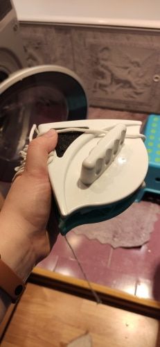 Customer photo review of Magnetic Window Glass Cleaner