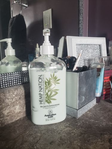 Customer photo review of HN Sea Salt & Sandalwood Lotion