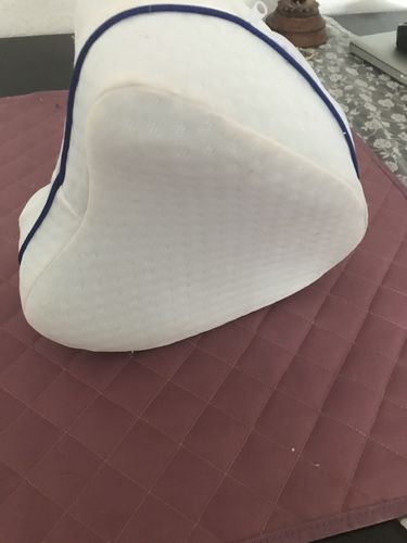 Customer photo review of DreamSleep Ergonomisches Knie- und Beinruhekissen