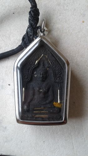 Customer photo review of Amulette de charme Phra Khunpen Dam Pim Khamakan - Très Vénérable LP Koon.