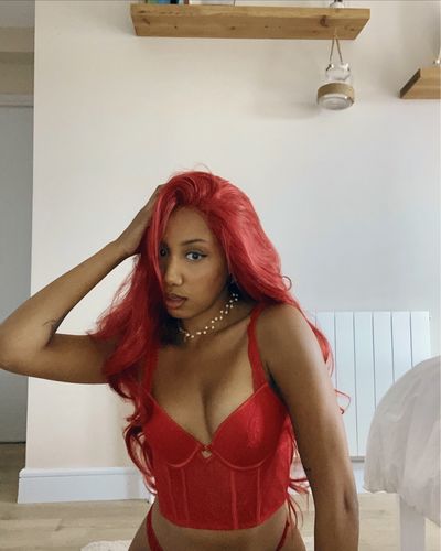 Customer photo review of Ariel|Synthetic Swiss Lace Front Wig