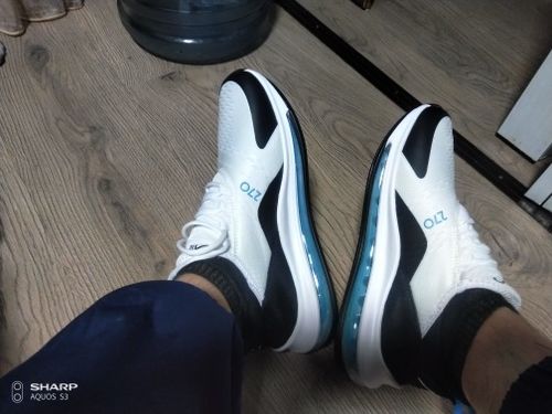 Customer photo review of Tancred 'Stealth Whizz' S270 Sneaker