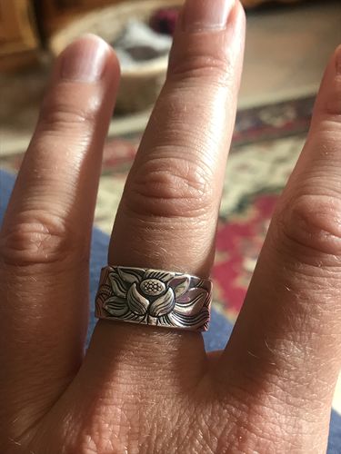 Customer photo review of Anello Fiore di Loto