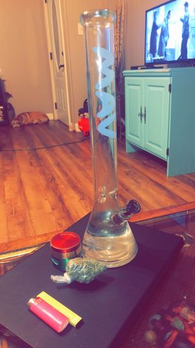 Customer photo review of 18" Classic Beaker Bong