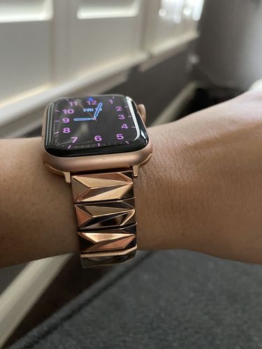 Customer photo review of New! Pyramid Band for the Apple Watch in Rose Gold or Silver