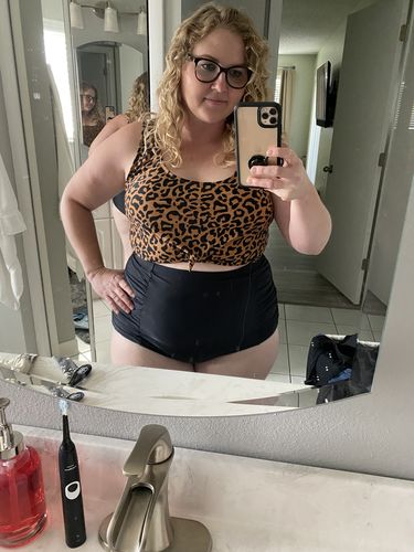 Customer photo review of Traveler Top | Leopard Print