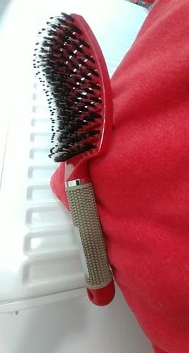 Customer photo review of Detangler Bristle Nylon Hairbrush