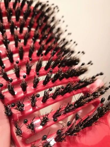Customer photo review of Detangler Bristle Nylon Hairbrush