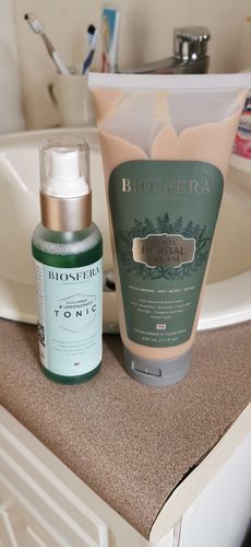 Customer photo review of Cucumber Lemongrass Face Tonic