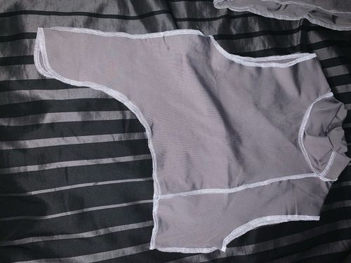 Customer photo review of Ensemble pantalon et haut sans manche avec couture visible