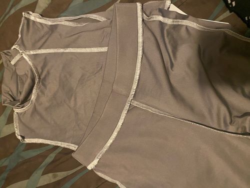 Customer photo review of Ensemble pantalon et haut sans manche avec couture visible
