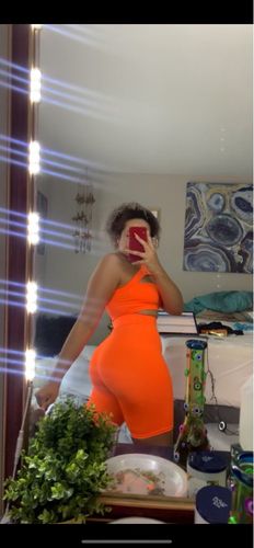Customer photo review of Ensemble short et top avec fente décolleté