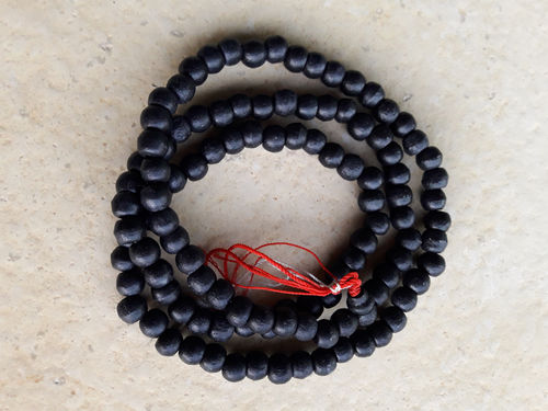 Customer photo review of Mala Tibétain en bois - couleurs variées.