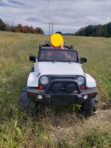 Customer photo review of Electric Jeep for Kids White