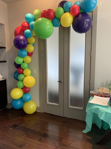 Customer photo review of Create Your Own Color Mix - DIY Balloon Garland Kit