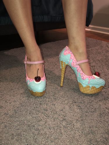 Customer photo review of Bake-a-Shoe Ice Cream Heel 5.5"