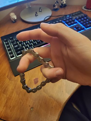Customer photo review of Kaiko Mega bike chain fidget - 18, 20 or 22 link