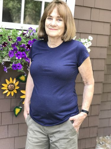 Customer photo review of Journey Short Sleeve Crew