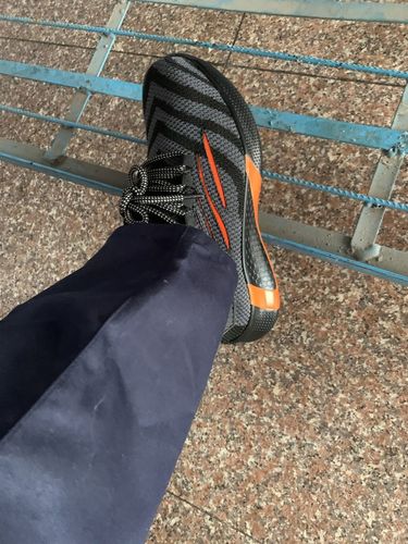 Customer photo review of fansgemacht Neue Männer modische Anti-Smash Sicherheitsschuhe